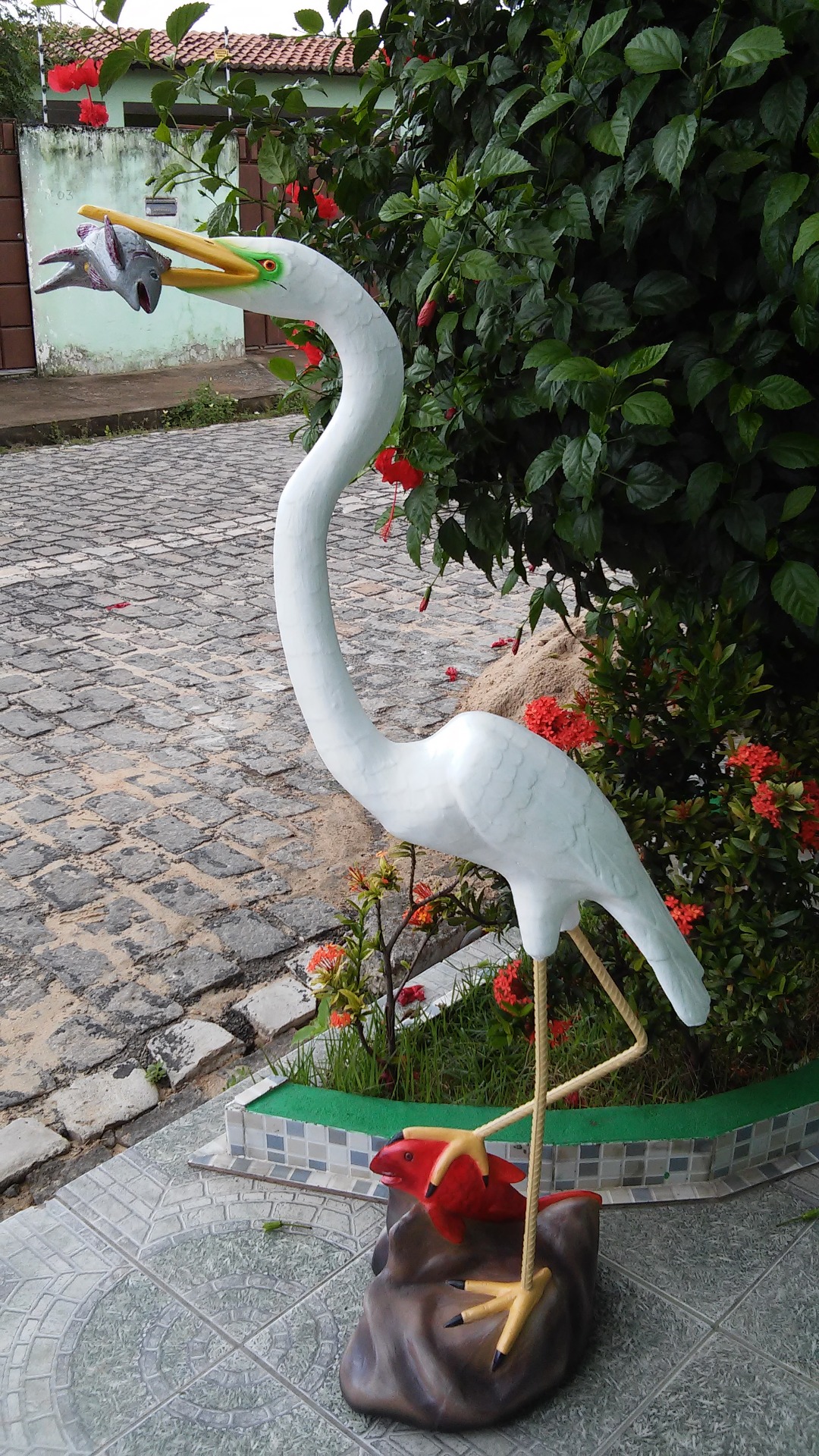 GARÇA GRANDE COM PEIXE
